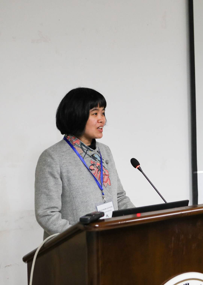 赵静蓉教授作总结发言