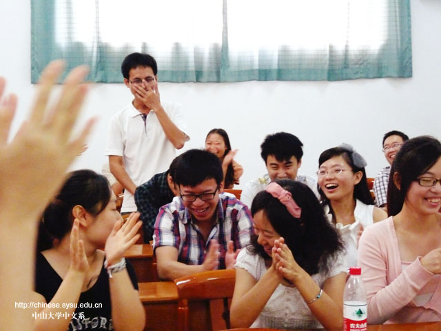 2012级中文系研究生会举行部门见面会