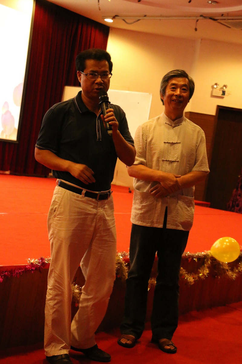 赠与你我五月的芬芳——记2015年中文系“五月花海”系列活动闭幕式暨师生见面会