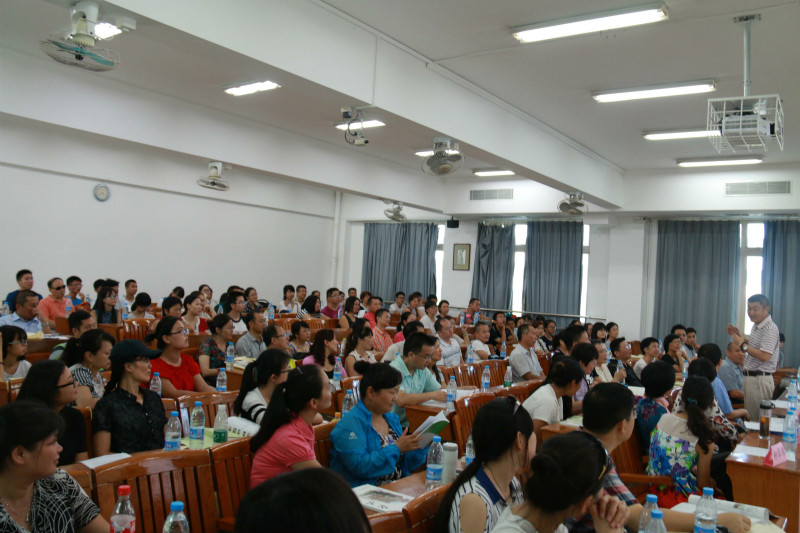 2015级本科生、研究生迎新系列工作顺利完成